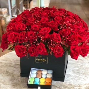 image of a beautiful bouquet of red flowers, wedding vendor types